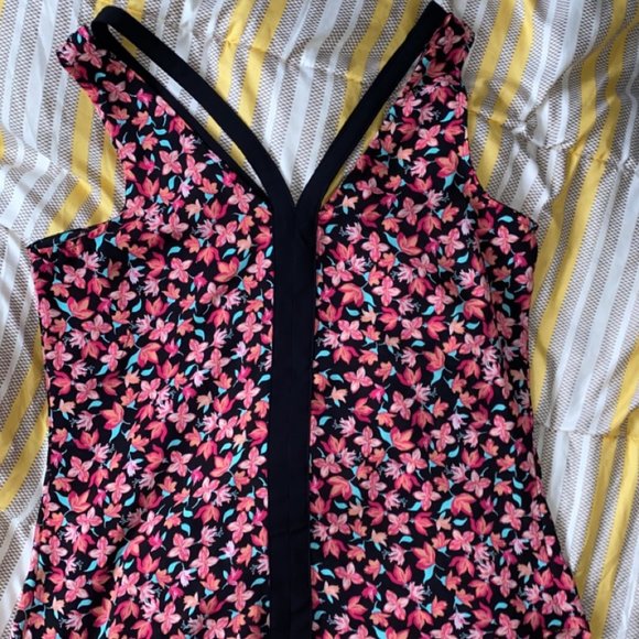 Floral tank shirt - Picture 3 of 3